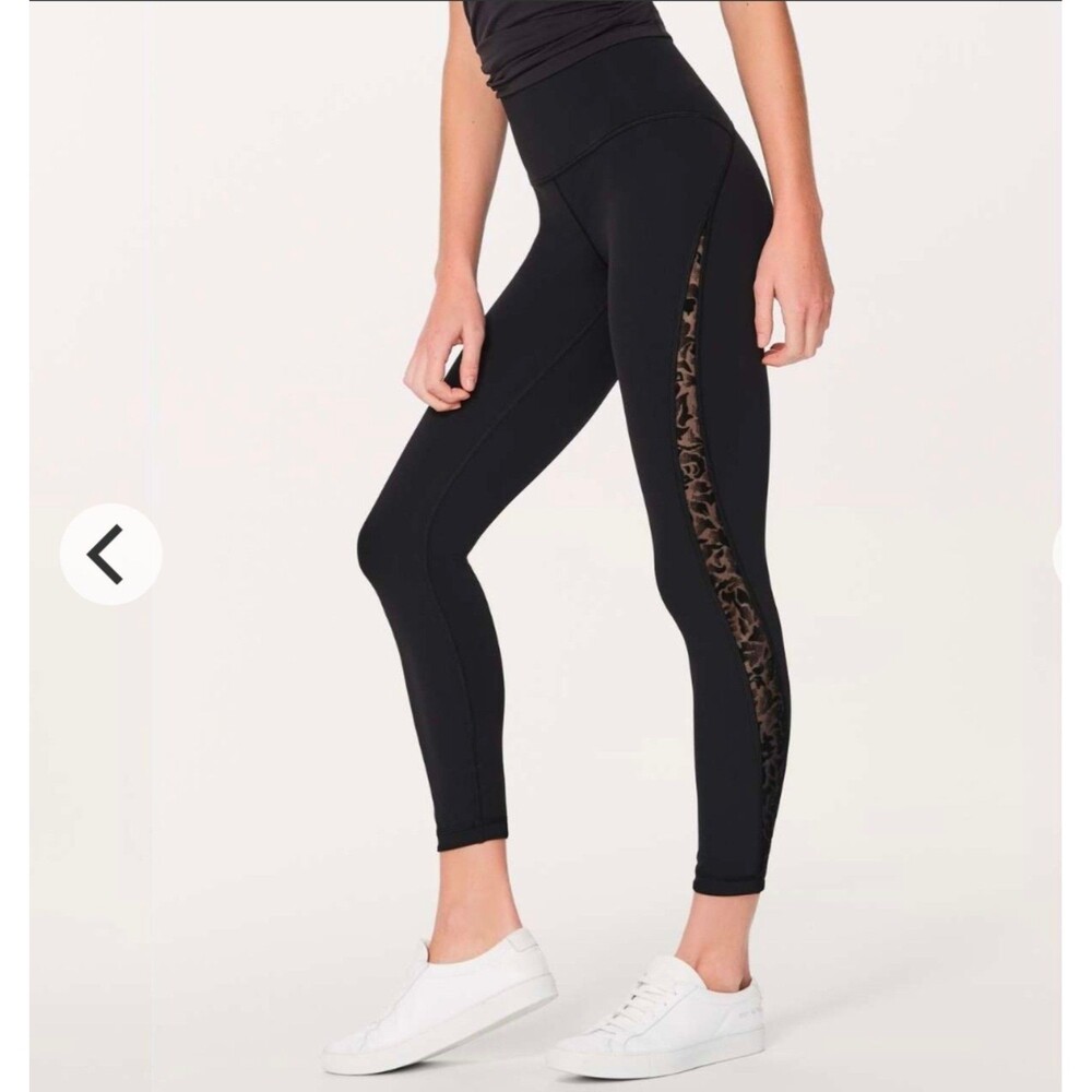 Lululemon Meant To Move
7/8 Tight (25")Black / Flocked
Floral Black Black